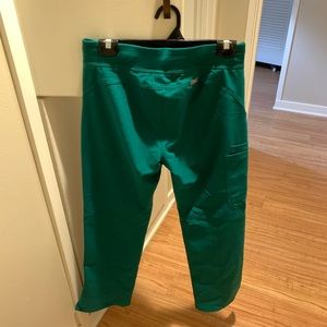 XS green Figs Cade Cargo